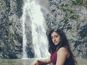 Belgesel için gittiği kabilede birden evlendirildi