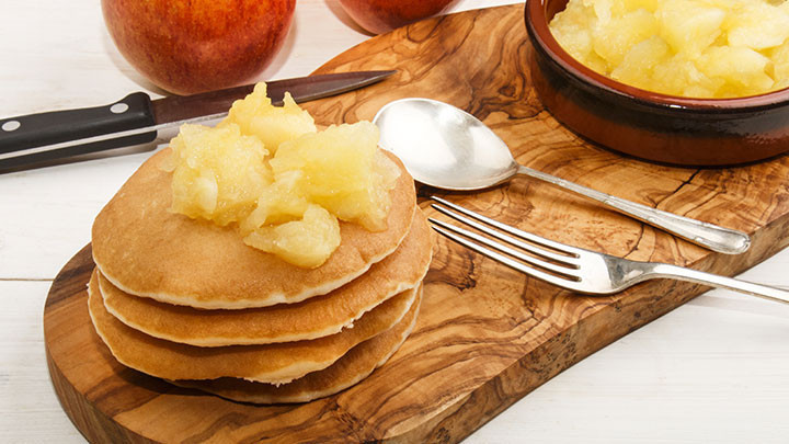 Karamelize elmalı pancake tarifi