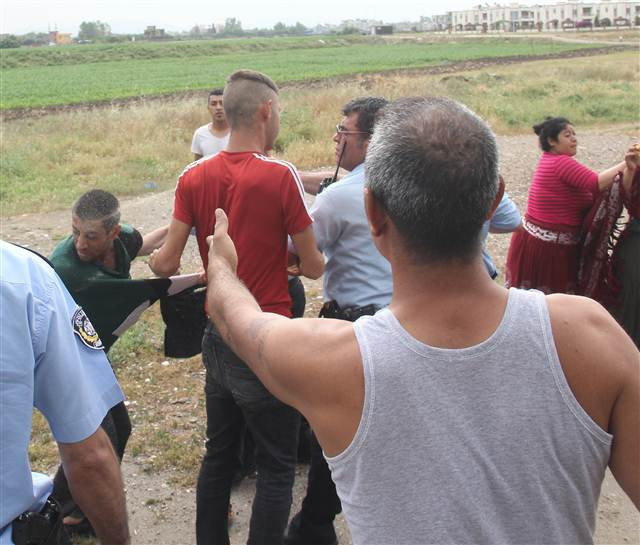 Adana’da ‘Cono’lar ortalığı birbirine kattı