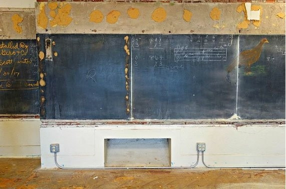 Okul yönetimi tahtaları yenileme kararı aldı... Arkasından çıkanlar tüm şehri şoke etti