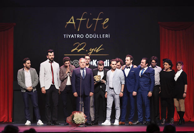 Kırmızı halının yıldızları