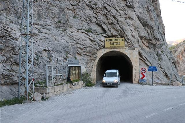 Dünyanın en tehlikeli yolu... Yapımı 132 yıl sürdü