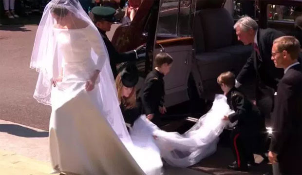 Gelin yola çıktı: İşte Meghan Markleın gelinliği