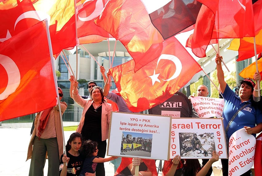 ‘Türkiye Sevdalıları’ndan Berlin’de protesto