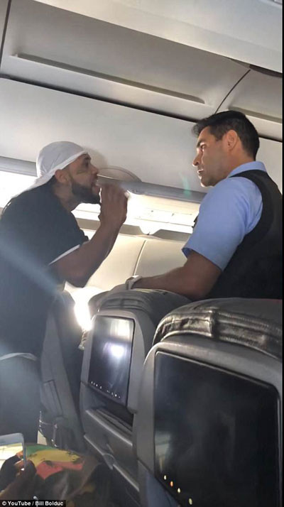 Kabin birbirine girdi... O anlar böyle görüntülendi Kabin birbirine girdi... O anlar böyle görüntülendi