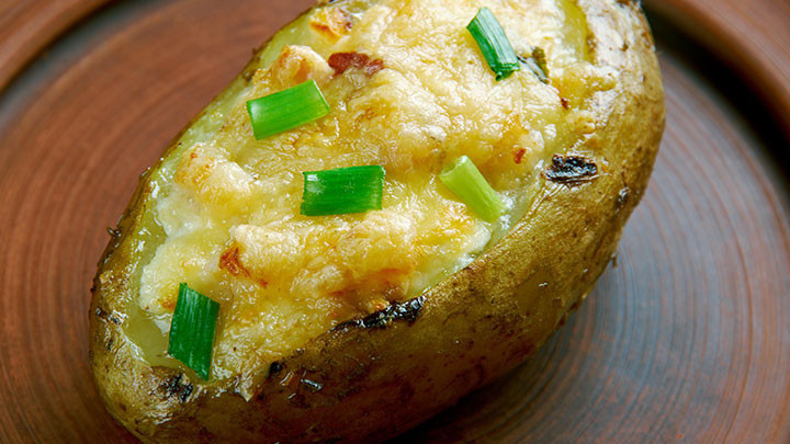 Beyaz peynirli ve sumaklı kumpir tarifi