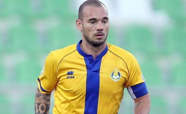 Bu ne hal Sneijder Şok görüntü... Bu ne hal Sneijder Şok görüntü...