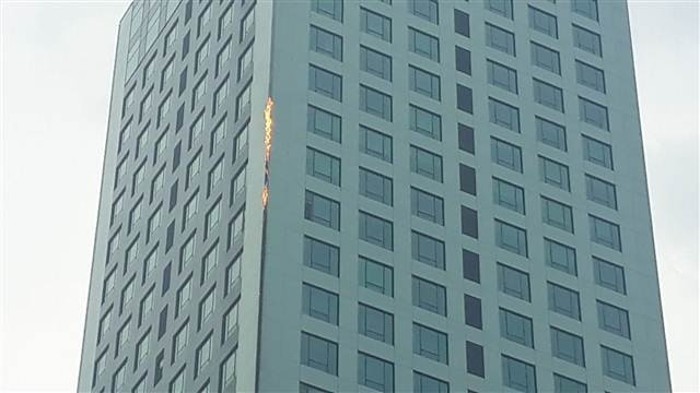 İstanbulda gökdelende yangın