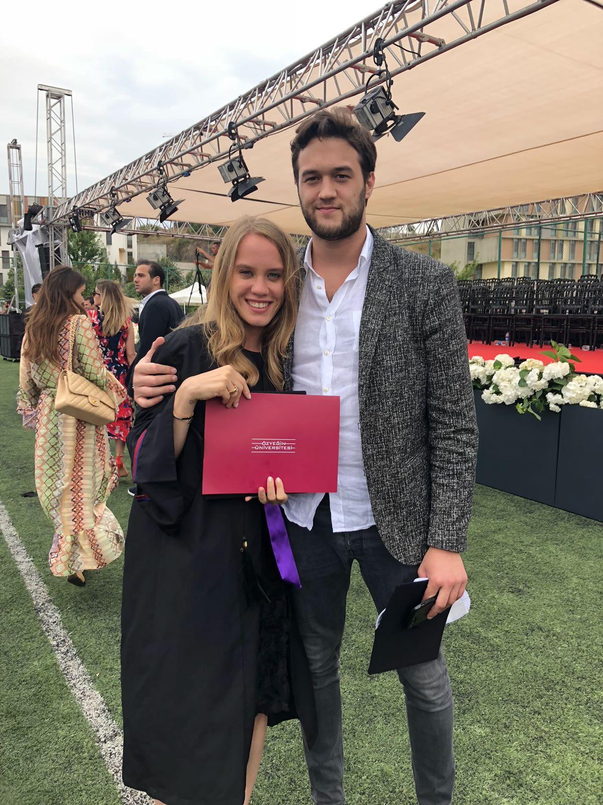 Özyeğin Üniversitesinde mezuniyet heyecanı Özyeğin Üniversitesinde mezuniyet heyecanı