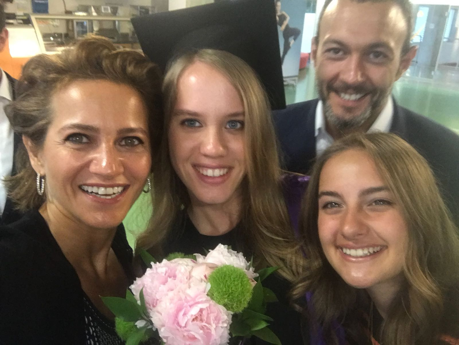 Özyeğin Üniversitesinde mezuniyet heyecanı Özyeğin Üniversitesinde mezuniyet heyecanı