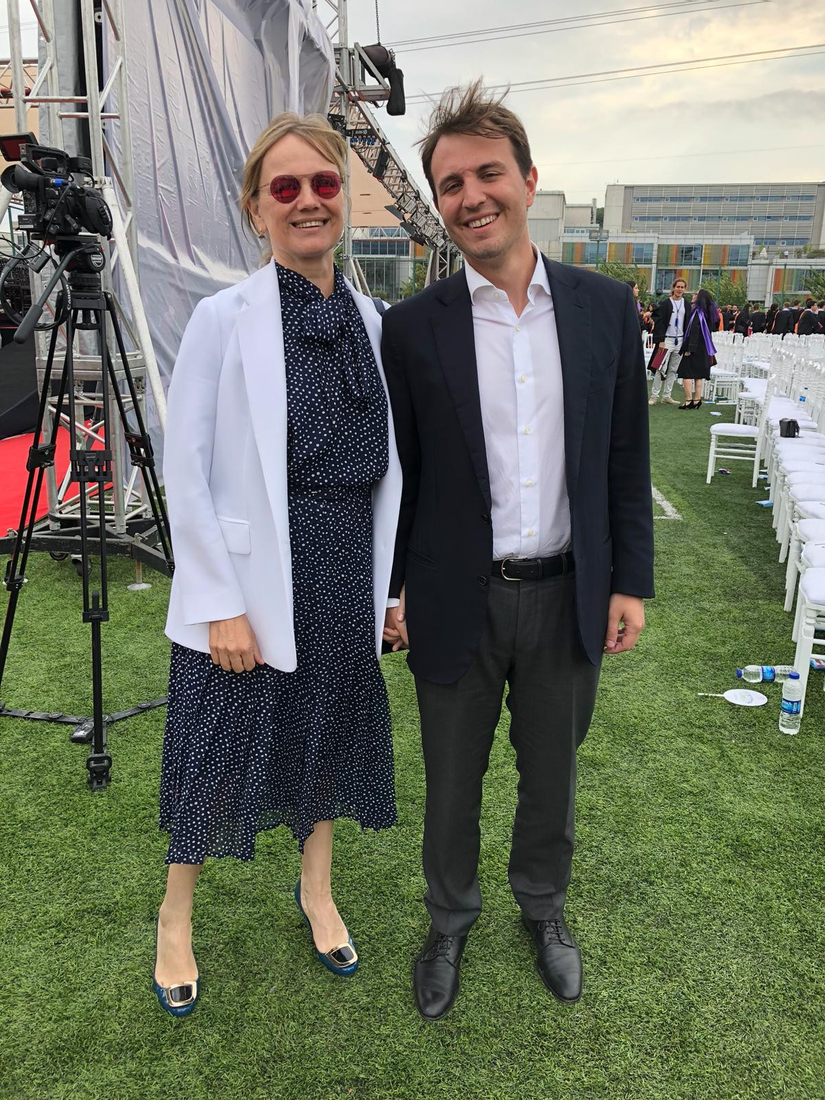 Özyeğin Üniversitesinde mezuniyet heyecanı Özyeğin Üniversitesinde mezuniyet heyecanı