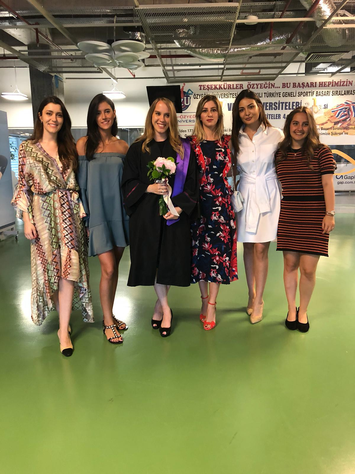 Özyeğin Üniversitesinde mezuniyet heyecanı Özyeğin Üniversitesinde mezuniyet heyecanı