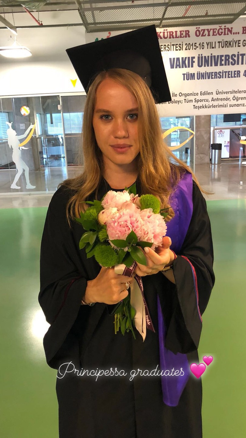 Özyeğin Üniversitesinde mezuniyet heyecanı Özyeğin Üniversitesinde mezuniyet heyecanı