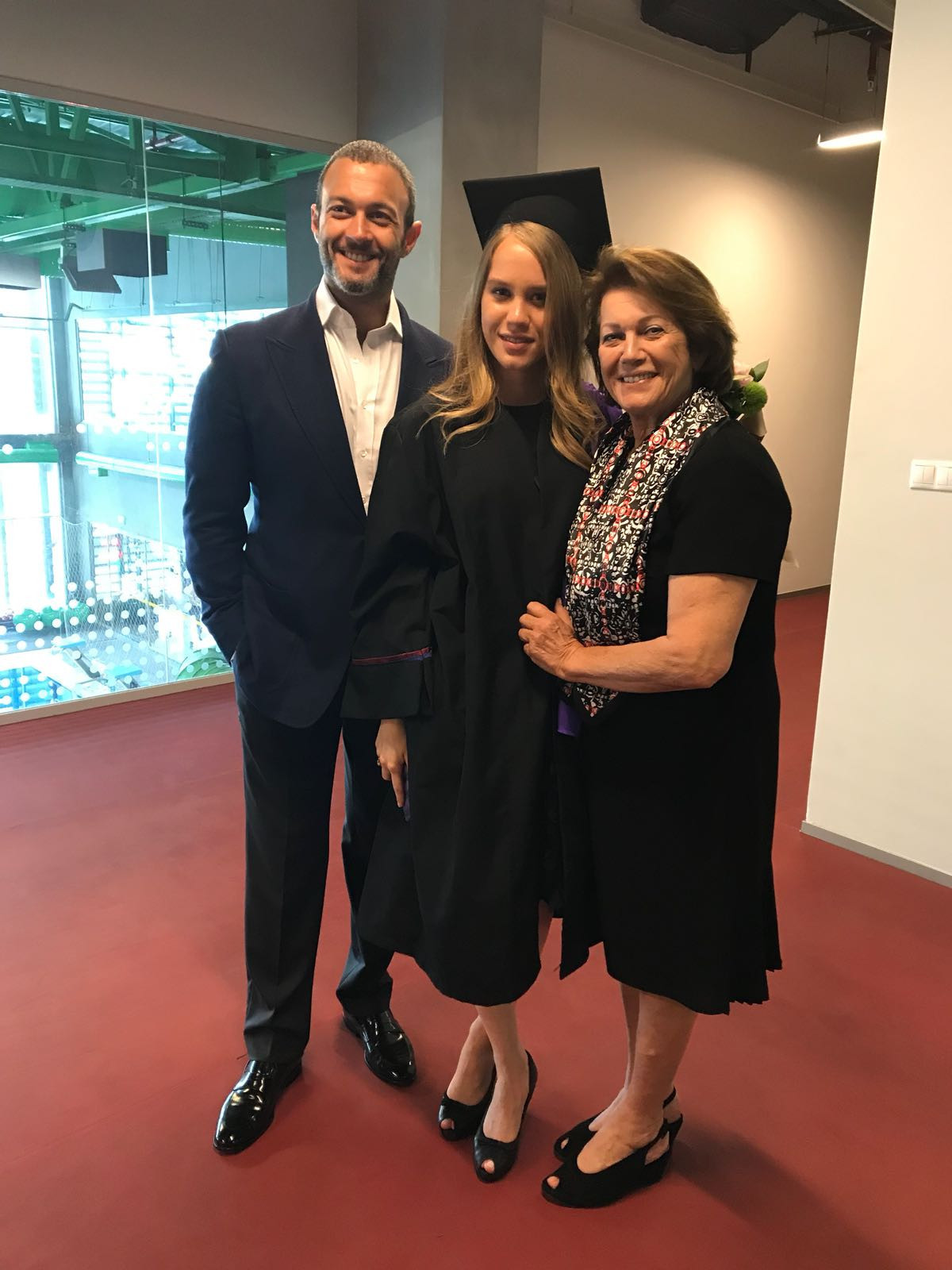 Özyeğin Üniversitesinde mezuniyet heyecanı Özyeğin Üniversitesinde mezuniyet heyecanı