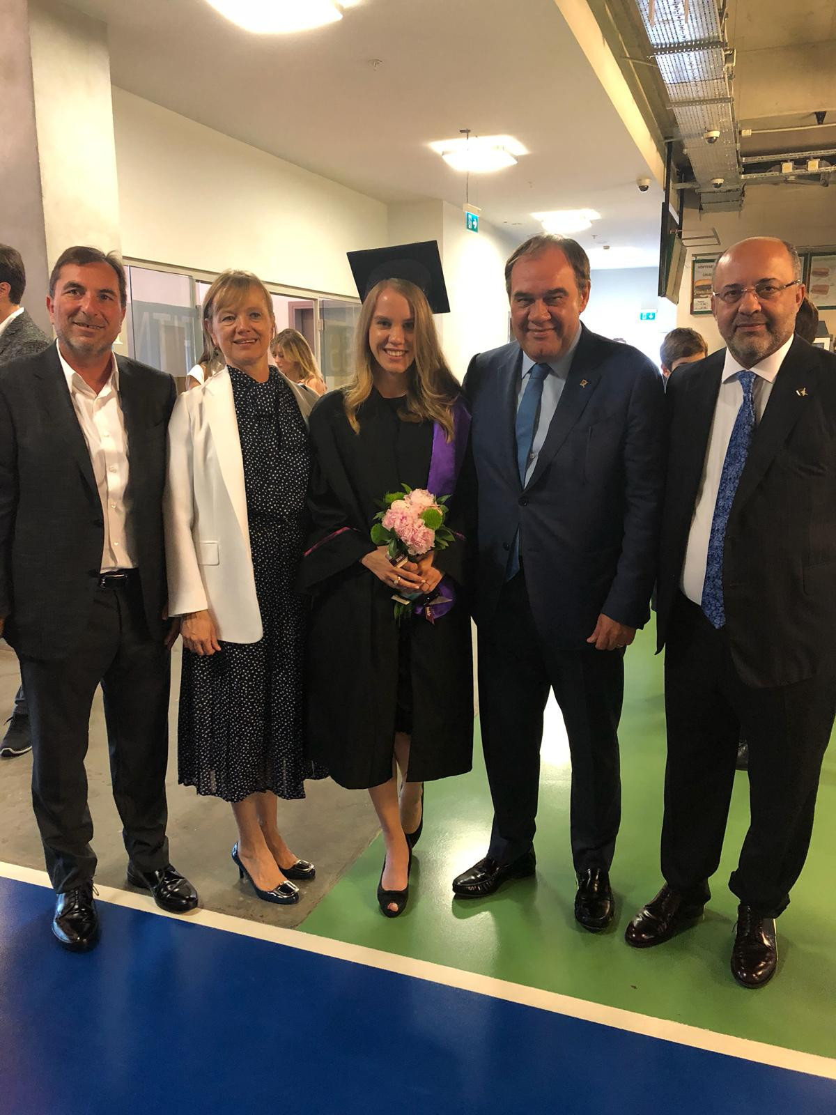 Özyeğin Üniversitesinde mezuniyet heyecanı Özyeğin Üniversitesinde mezuniyet heyecanı