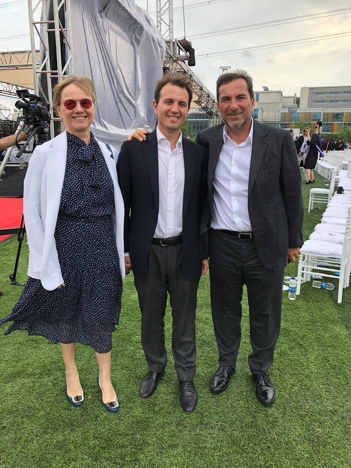 Özyeğin Üniversitesinde mezuniyet heyecanı Özyeğin Üniversitesinde mezuniyet heyecanı