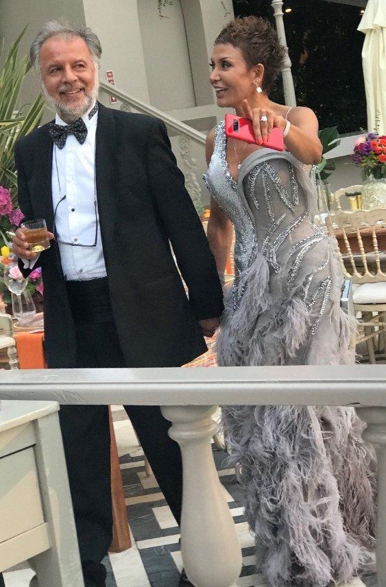 Ünlü isim kızını evlendirdi