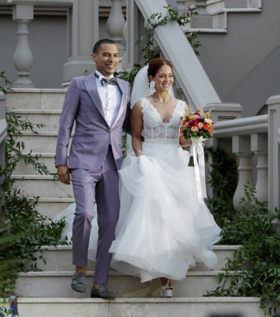 Ünlü isim kızını evlendirdi