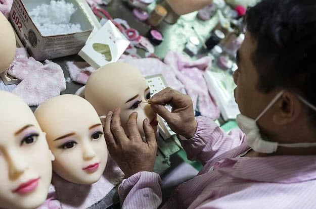 İşte Çinlilerin seks oyuncağı: Neler yapıyor neler