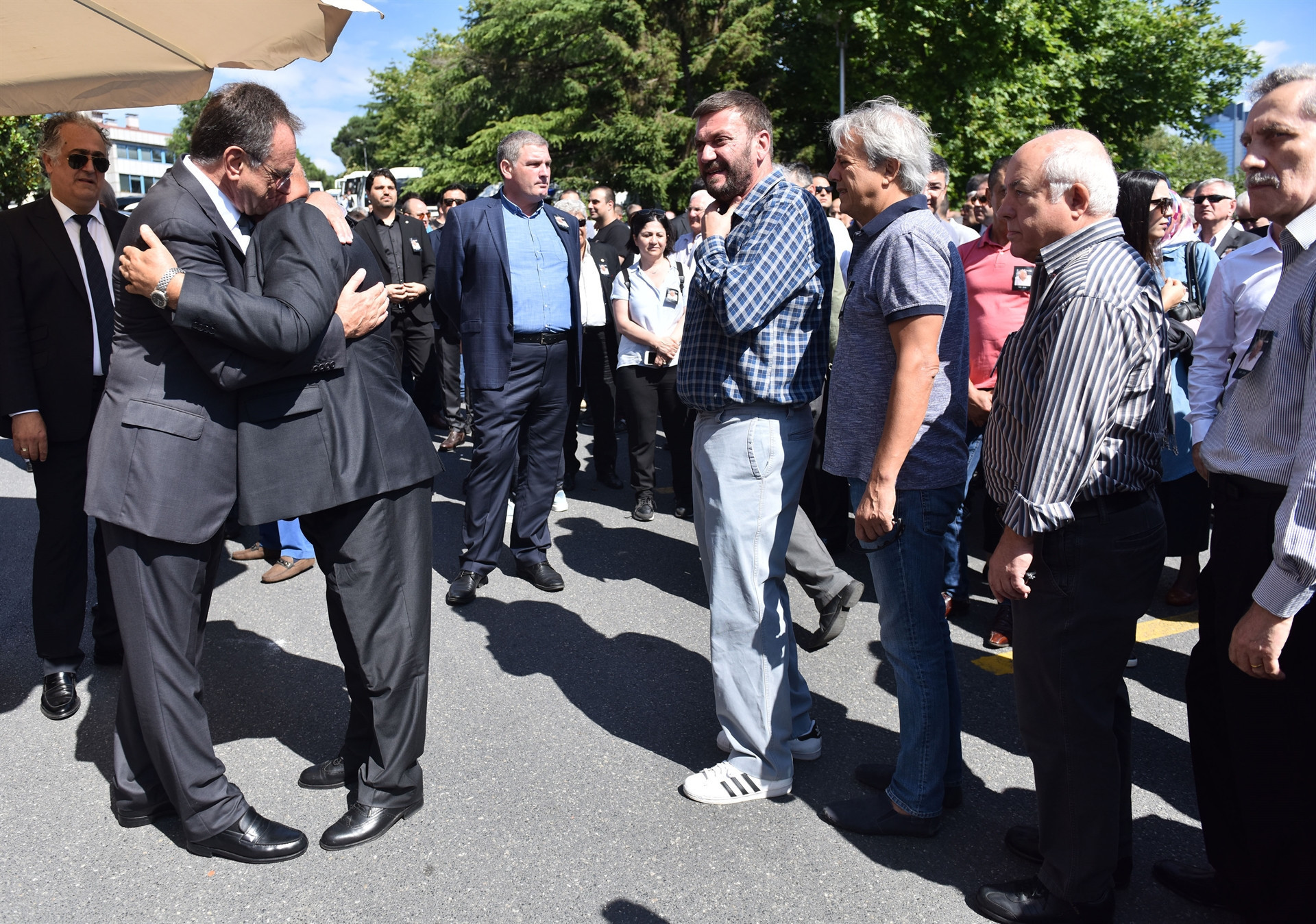 Şarık Tara son yolculuğuna uğurlanıyor