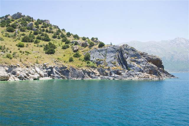 Van Gölünün saklı koyları