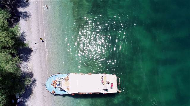 Van Gölünün saklı koyları