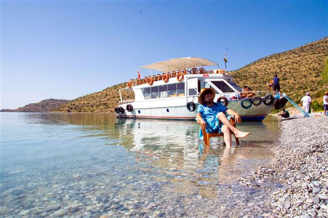 Van Gölünün saklı koyları