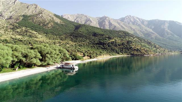 Van Gölünün saklı koyları