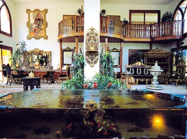 İşte Adnan Oktarın şatafatlı yaşamı İşte Adnan Oktarın şatafatlı yaşamı