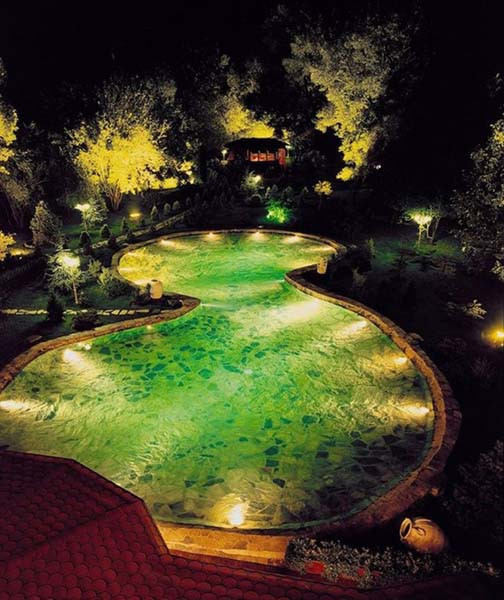 İşte Adnan Oktarın şatafatlı yaşamı İşte Adnan Oktarın şatafatlı yaşamı