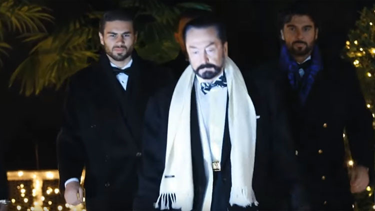 İşte Adnan Oktarın şatafatlı yaşamı İşte Adnan Oktarın şatafatlı yaşamı