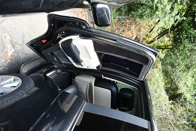 İşte Adnan Oktarın şatafatlı yaşamı İşte Adnan Oktarın şatafatlı yaşamı