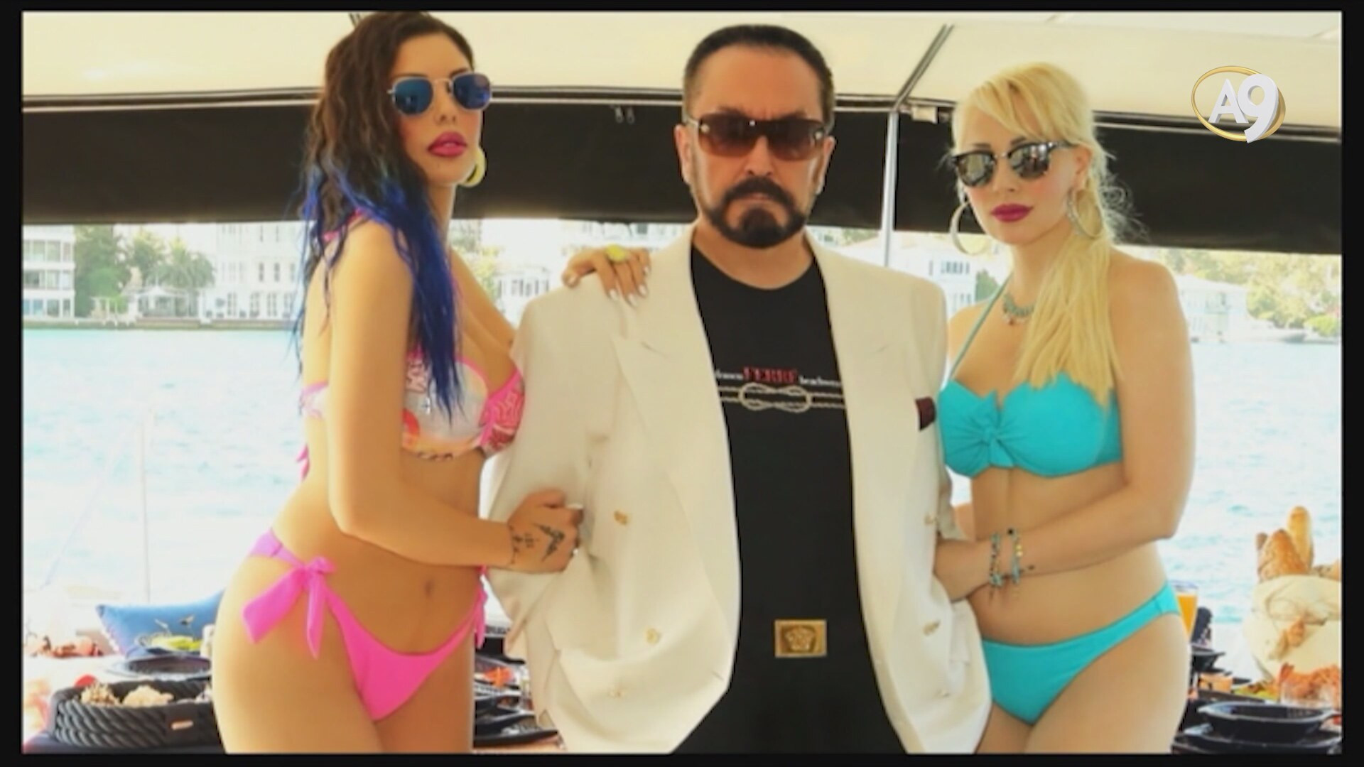 Sanat camiası Adnan Oktara verdiği destek için utanacak mı