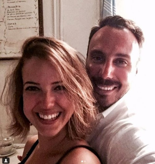 Ünlü sunucudan romantik mesaj