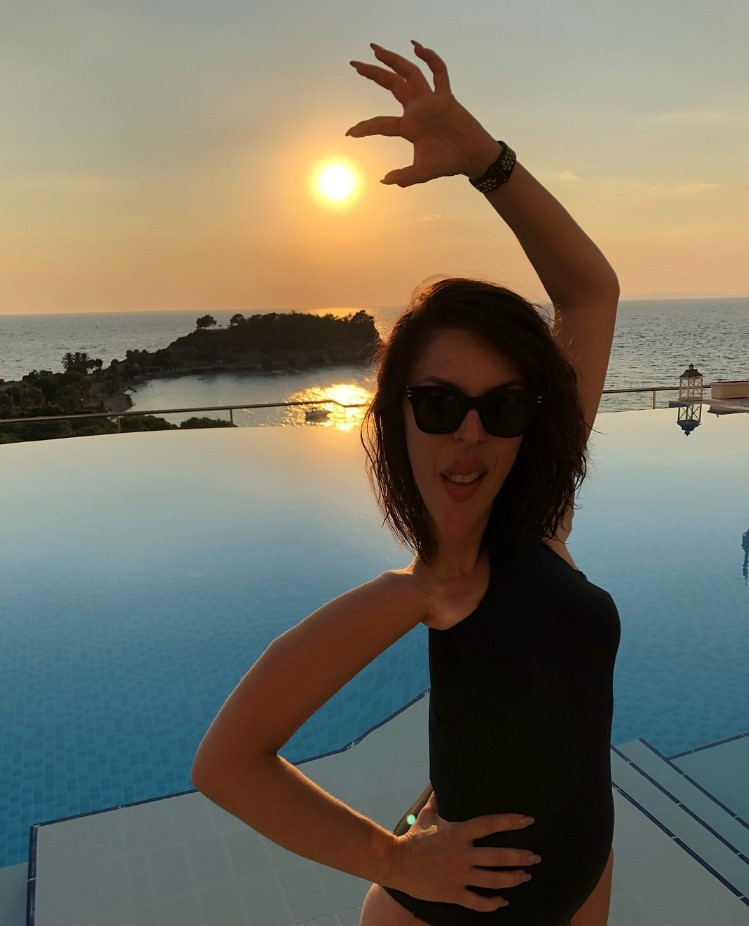 Özge Ulusoyun fotoğrafları gerçek mi Photoshop mu