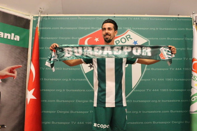 Efsane isim bunu da gördü Sabri Sarıoğlu...