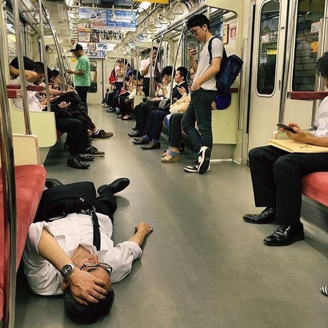 Bakanlık uyardı: Daha az çalışın Sokaklardan metrolardan inanılmaz görüntüler