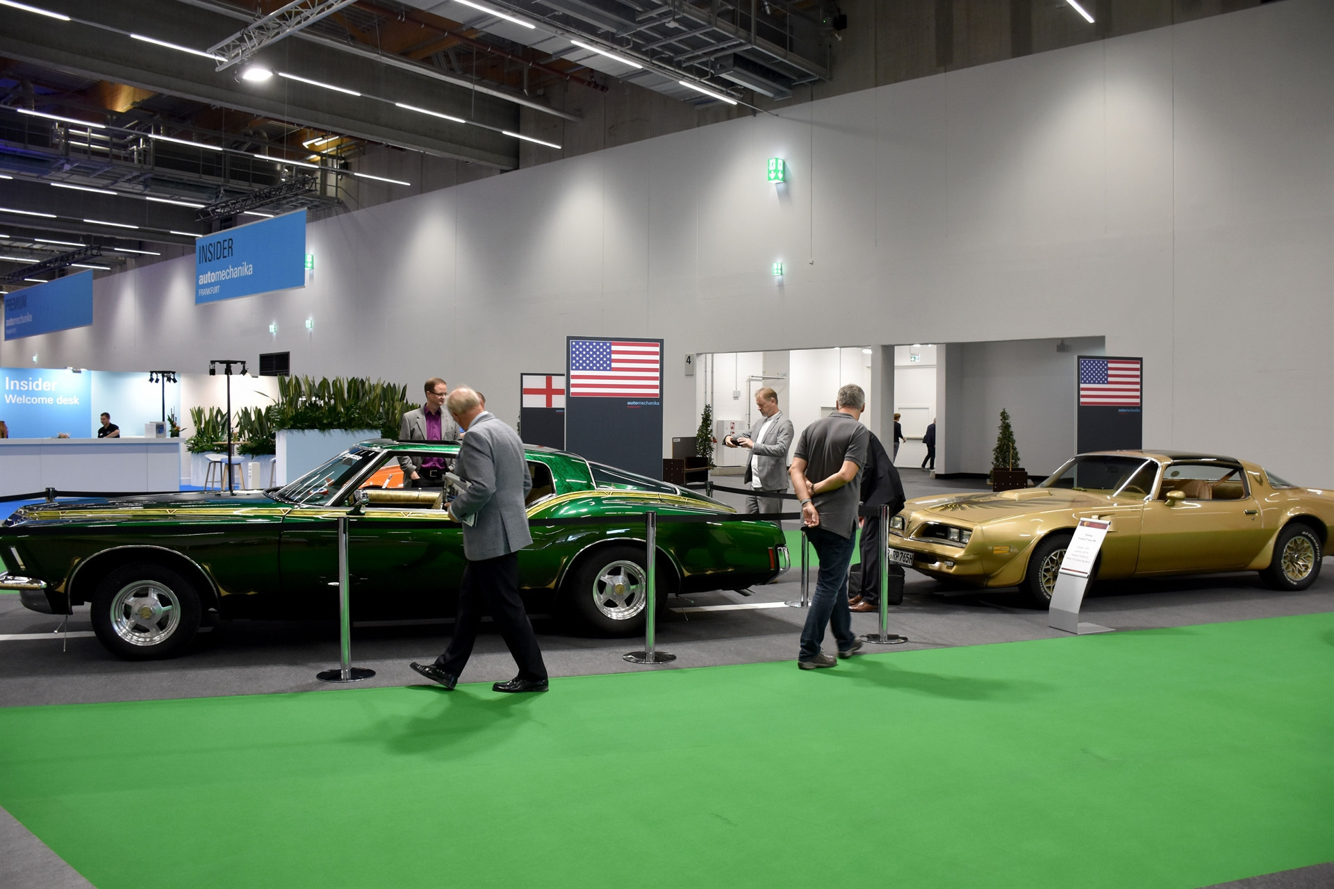 Herkes akın etti büyük beğeni topladı Hepsi birbirinden değerli, görücüye çıktılar Herkes akın etti büyük beğeni topladı Hepsi birbirinden değerli, görücüye çıktılar