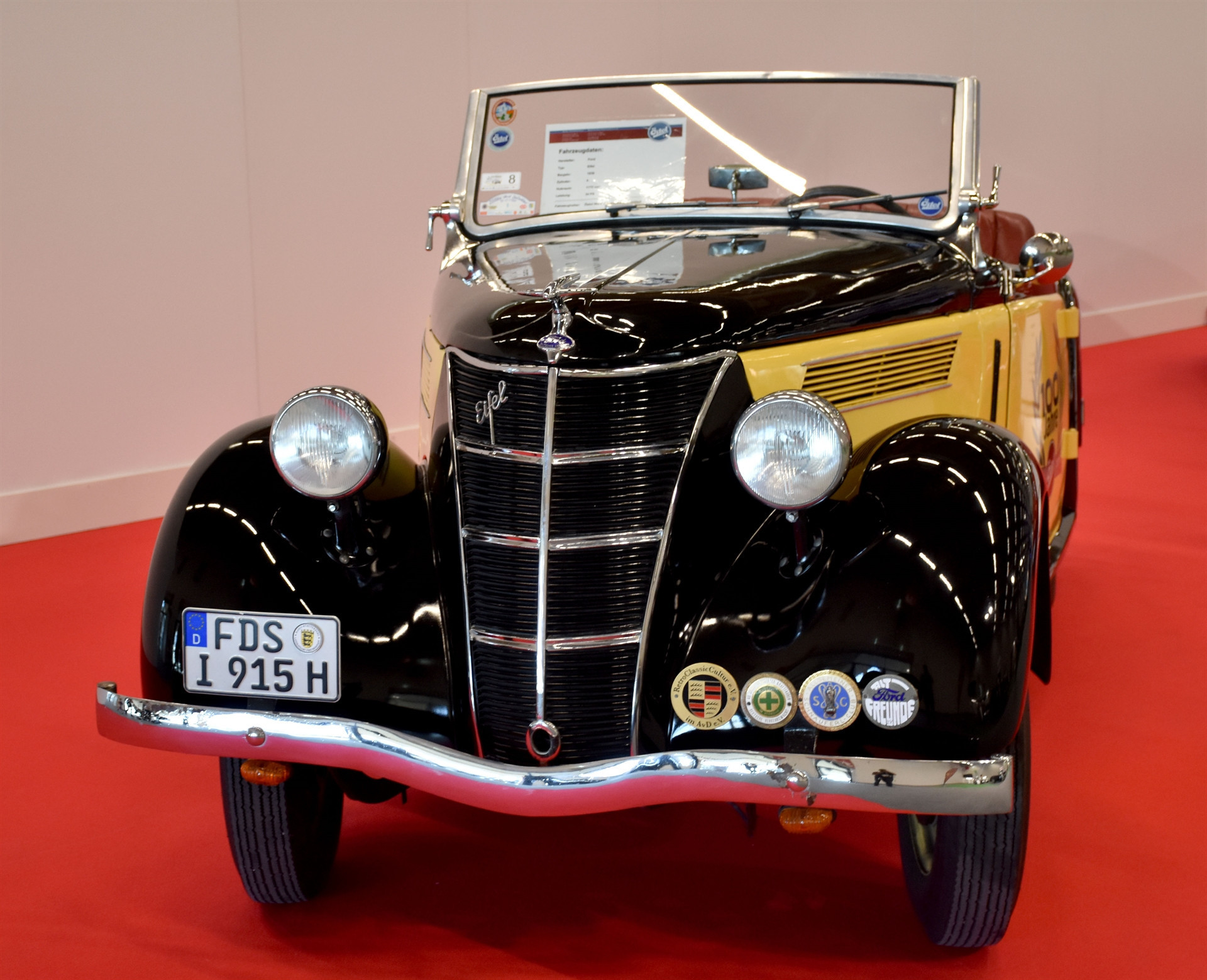 Herkes akın etti büyük beğeni topladı Hepsi birbirinden değerli, görücüye çıktılar Herkes akın etti büyük beğeni topladı Hepsi birbirinden değerli, görücüye çıktılar