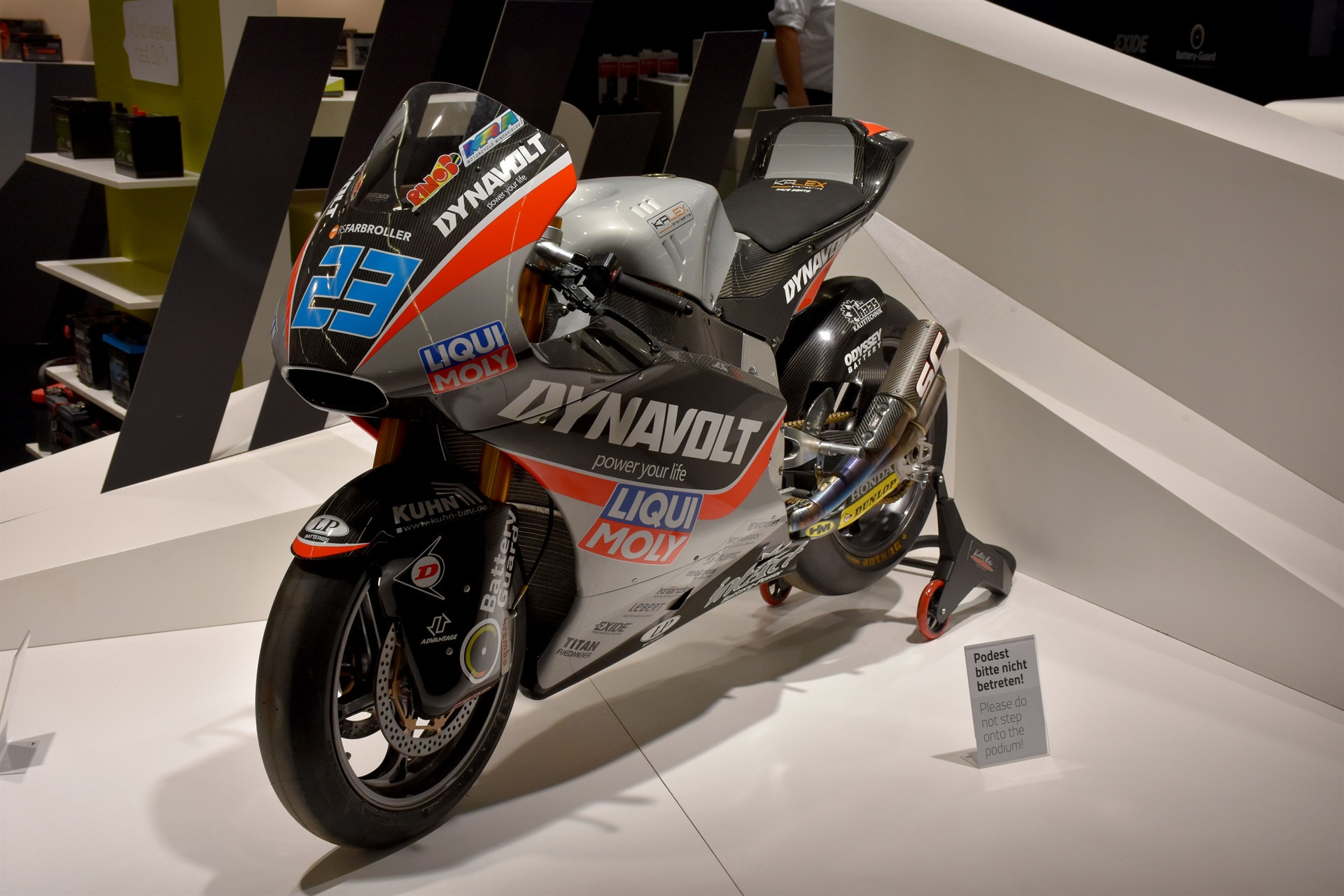 Herkes akın etti büyük beğeni topladı Hepsi birbirinden değerli, görücüye çıktılar Herkes akın etti büyük beğeni topladı Hepsi birbirinden değerli, görücüye çıktılar