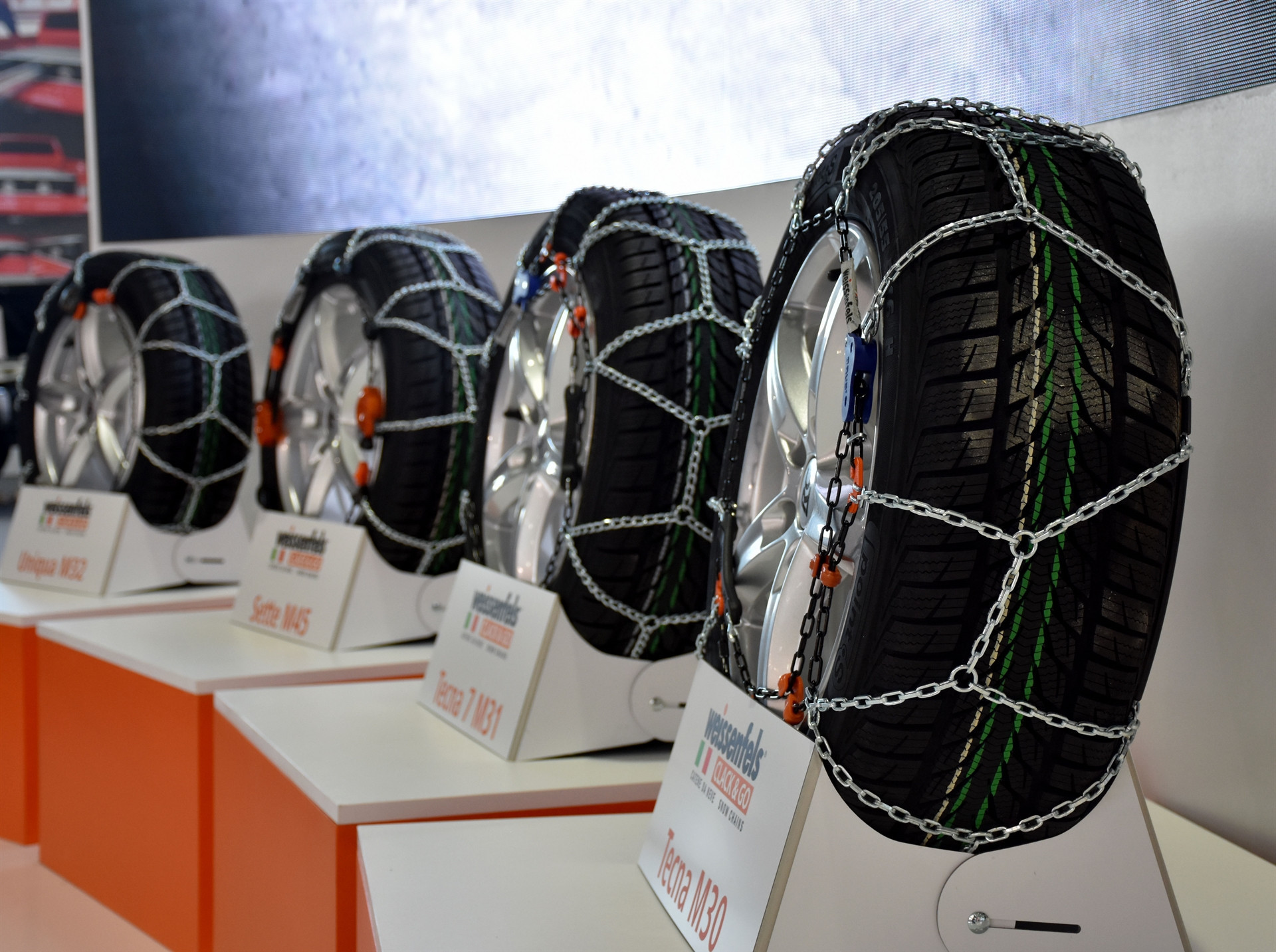 Herkes akın etti büyük beğeni topladı Hepsi birbirinden değerli, görücüye çıktılar Herkes akın etti büyük beğeni topladı Hepsi birbirinden değerli, görücüye çıktılar