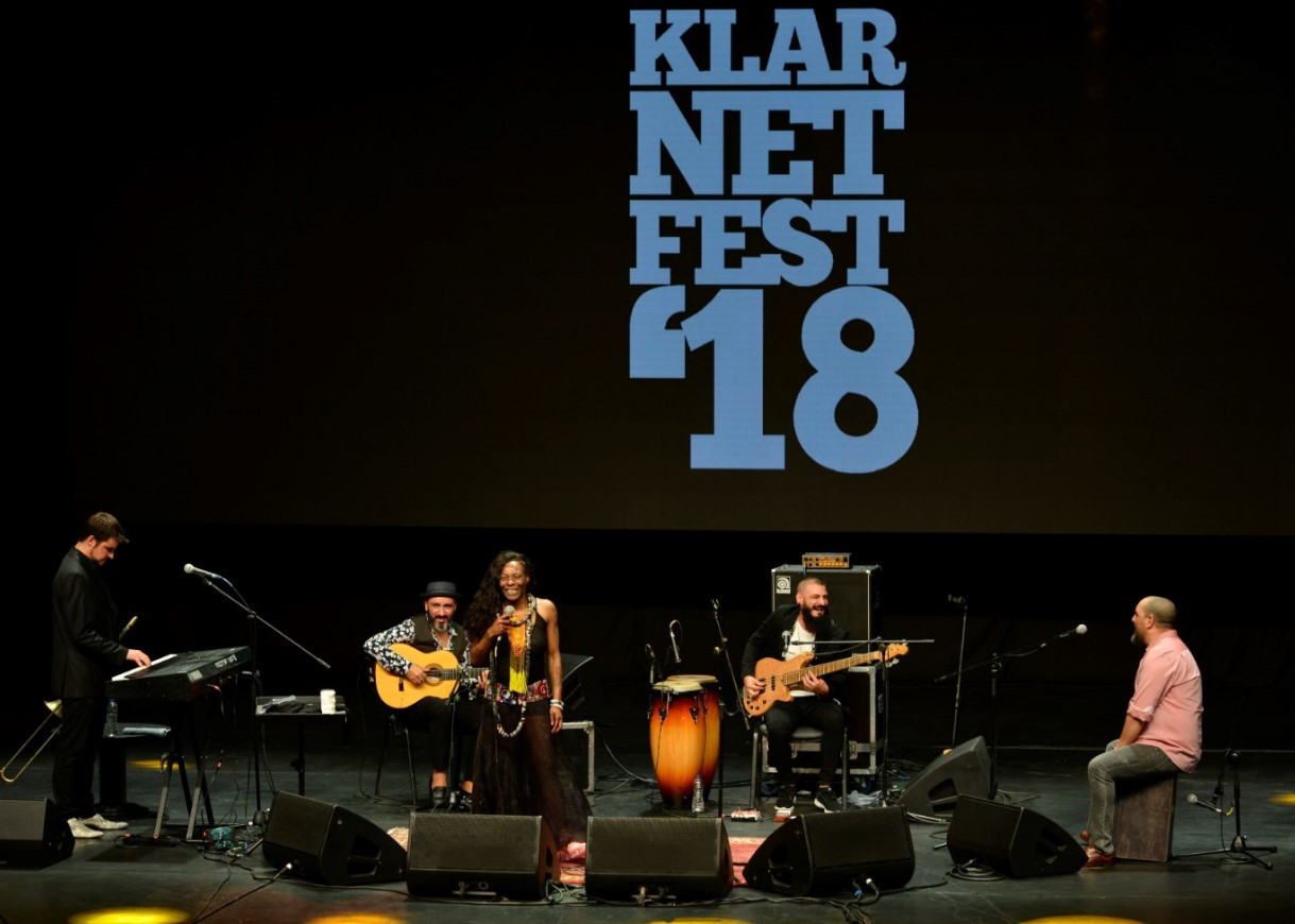 Sahnede gözyaşı Sahnede gözyaşı