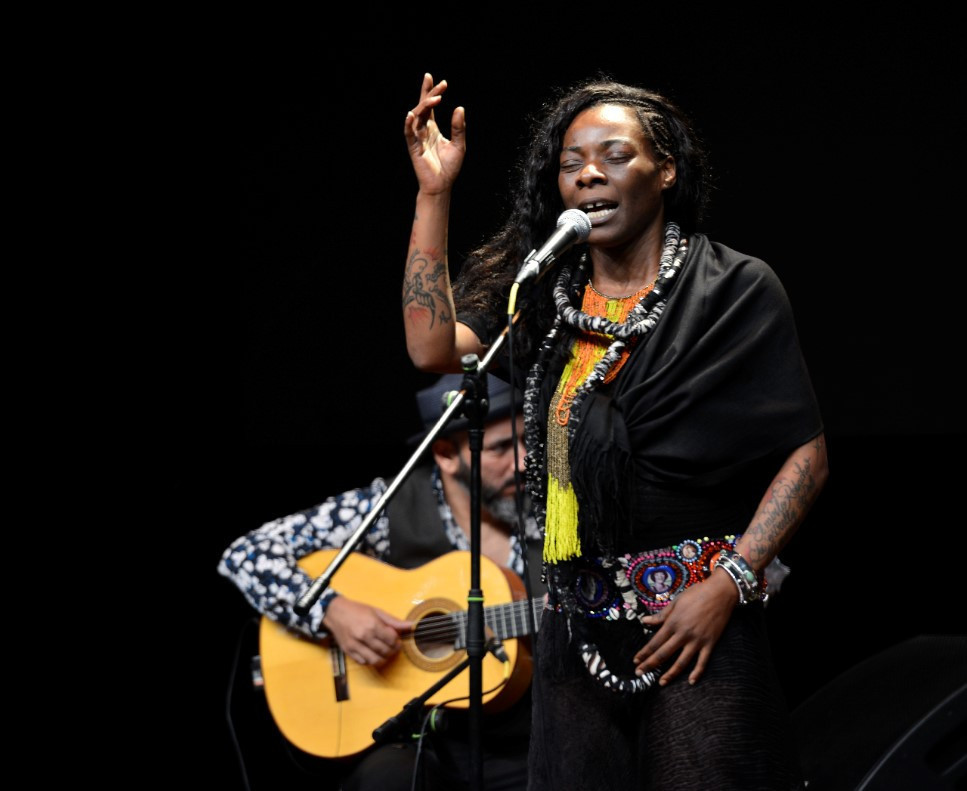 Sahnede gözyaşı Sahnede gözyaşı