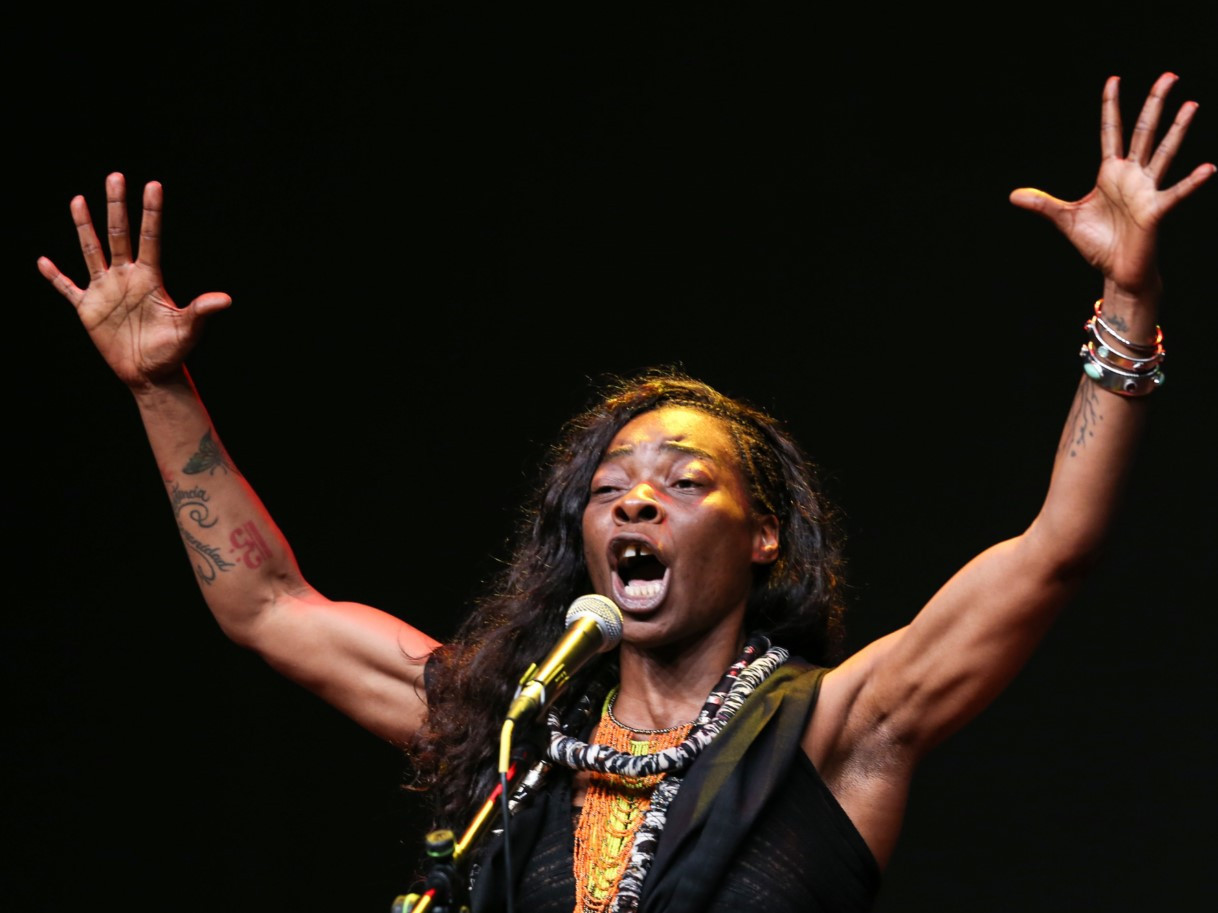 Sahnede gözyaşı Sahnede gözyaşı