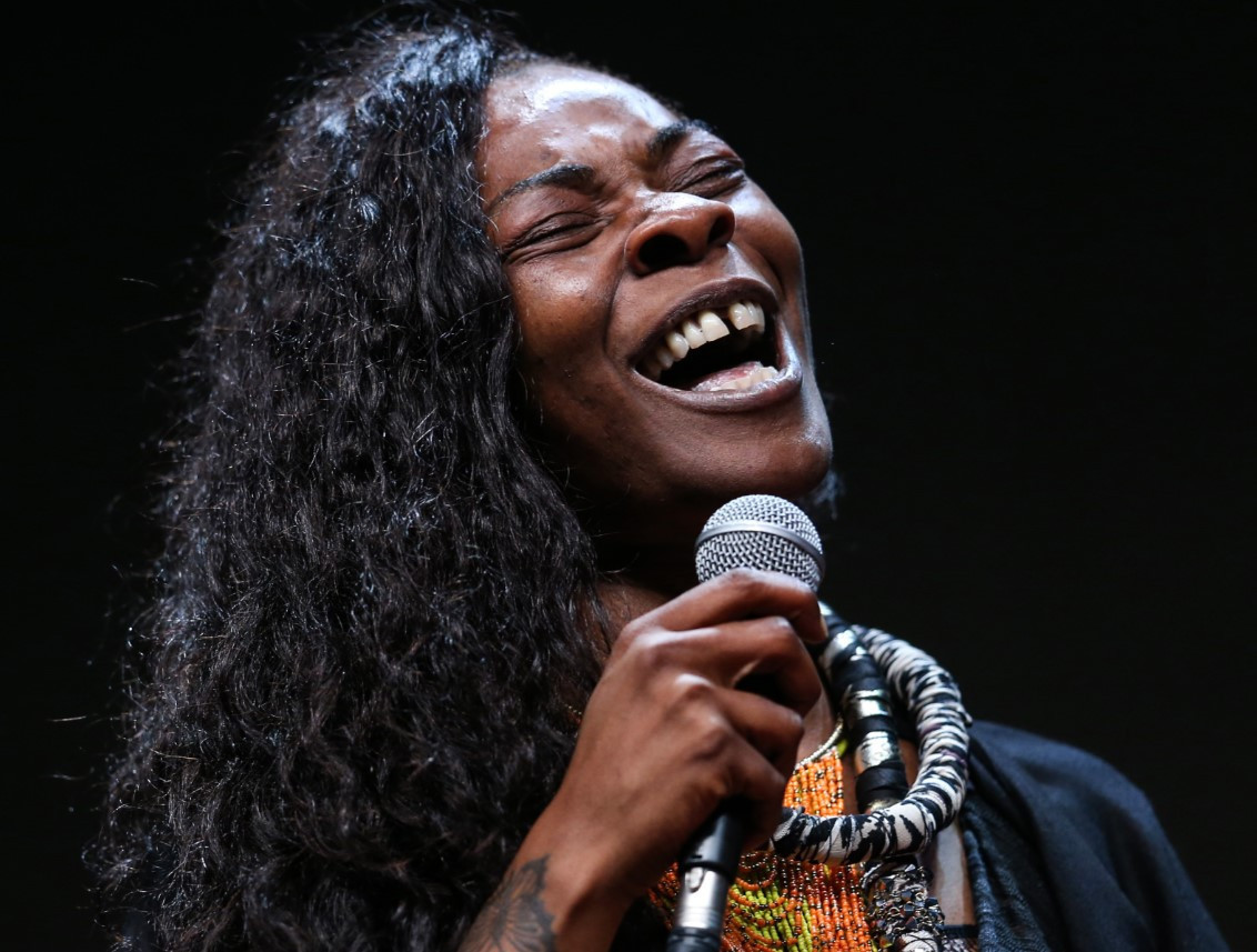 Sahnede gözyaşı Sahnede gözyaşı