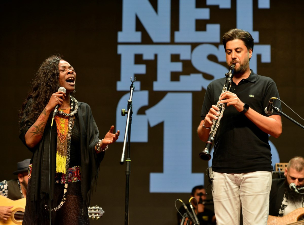 Sahnede gözyaşı Sahnede gözyaşı