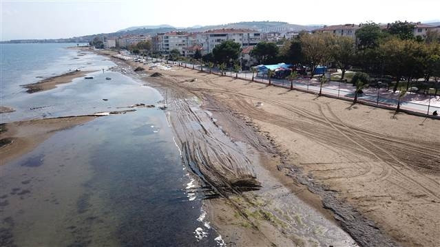 Yalovada deniz suyu 25 metre çekildi