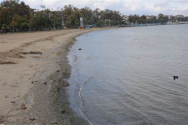 Yalovada deniz suyu 25 metre çekildi