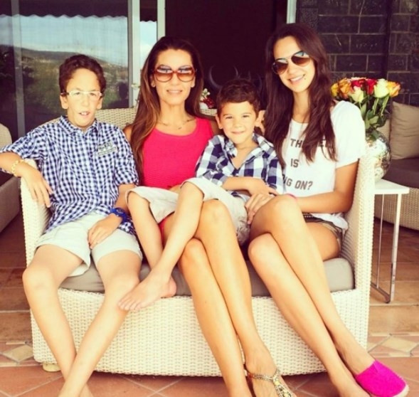 Kardeşimin o kadar eksiği vardı ki, estetik yaptırmam haksızlık olur