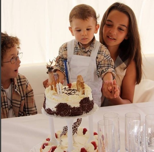 Kardeşimin o kadar eksiği vardı ki, estetik yaptırmam haksızlık olur